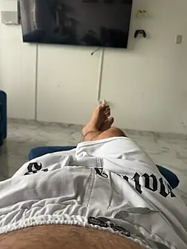 fabianvergon94 online show from April 19, 2026, 6:21 pm