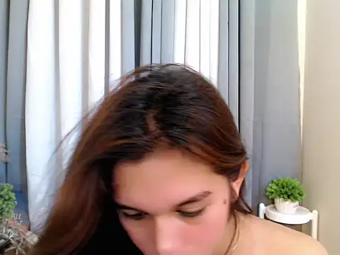 Snapshot of marie_castro chatting on May 5, 2026, 4:09 am marie castro online show from May 5, 2026, 4:09 am