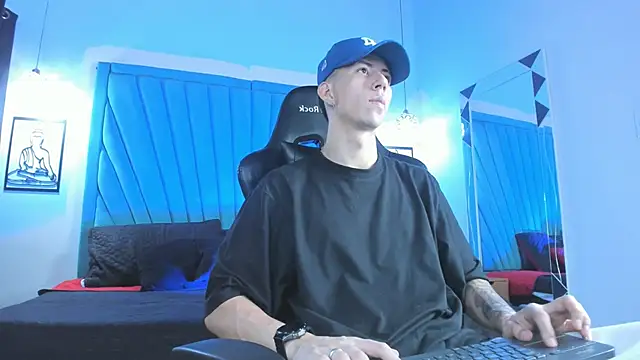 OliverThompsonJS online show from May 12, 2026, 5:37 am