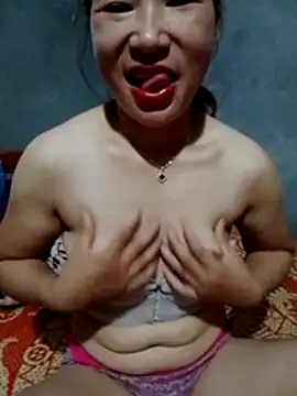 Snapshot of Tieuthu2 chatting on July 16, 2026, 12:27 am Tieuthu2 online show from July 16, 2026, 12:27 am