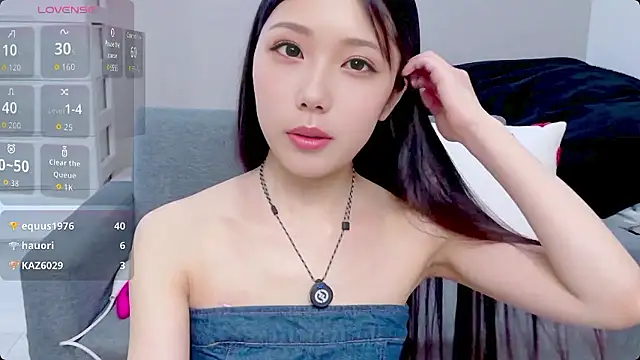 Snapshot of Minamina2 chatting on July 10, 2026, 6:17 am Minamina2 online show from July 10, 2026, 6:17 am