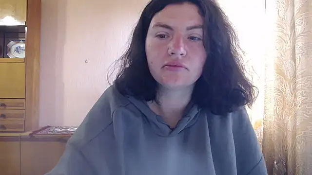 AlinaxJames online show from May 9, 2026, 9:36 am