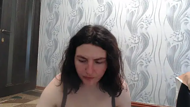 AlinaxJames online show from June 5, 2026, 8:53 am