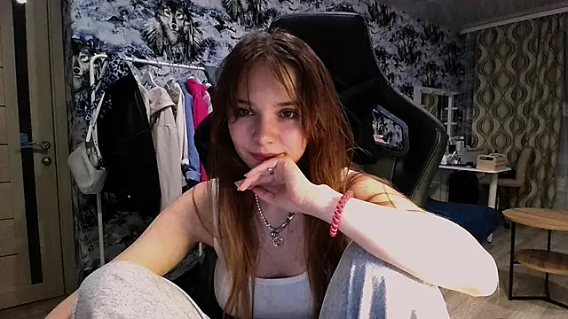 Snapshot of Princess_Mira chatting on July 31, 2026, 9:25 pm Princess Mira online show from July 31, 2026, 9:25 pm