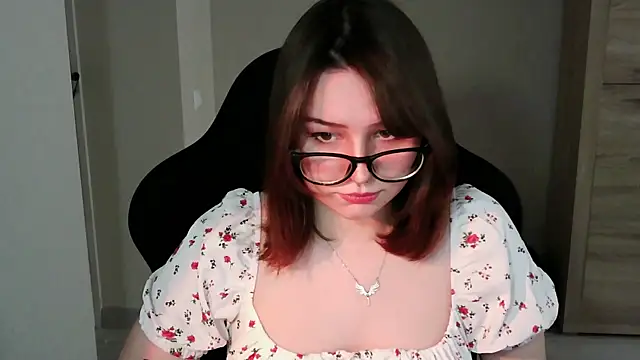 Snapshot of Kimberly_Charm chatting on July 23, 2026, 9:40 am Kimberly Charm online show from July 23, 2026, 9:40 am