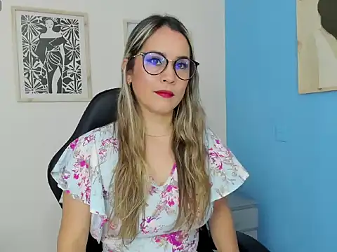 Snapshot of sugar_milff chatting on June 19, 2026, 12:31 pm sugar milff online show from June 19, 2026, 12:31 pm
