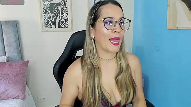Snapshot of sugar_milff chatting on July 2, 2026, 12:33 pm sugar milff online show from July 2, 2026, 12:33 pm