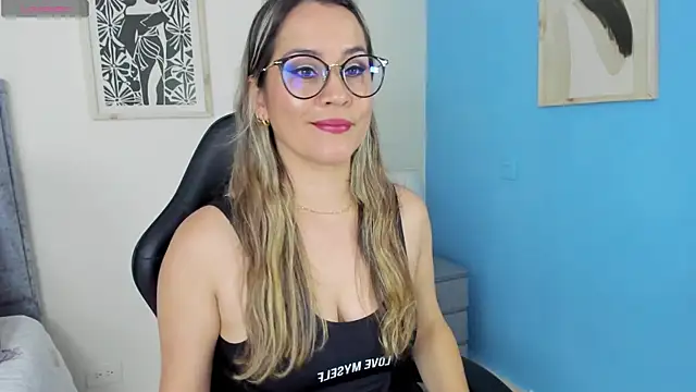 Snapshot of sugar_milff chatting on July 9, 2026, 12:53 pm sugar milff online show from July 9, 2026, 12:53 pm