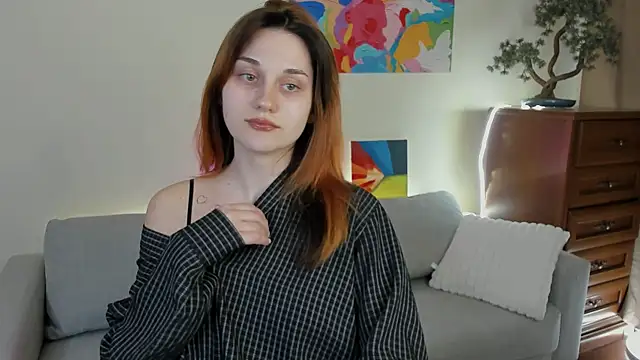Snapshot of elani_lune chatting on April 28, 2026, 4:01 pm elani lune online show from April 28, 2026, 4:01 pm