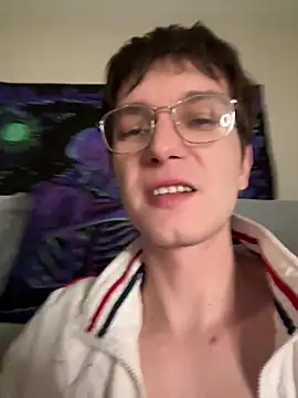 kittieSquad online show from April 24, 2026, 8:22 pm