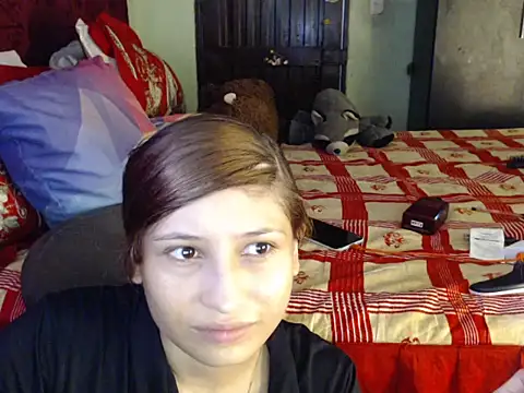 Snapshot of AnnieLorin chatting on April 29, 2026, 4:44 pm AnnieLorin online show from April 29, 2026, 4:44 pm