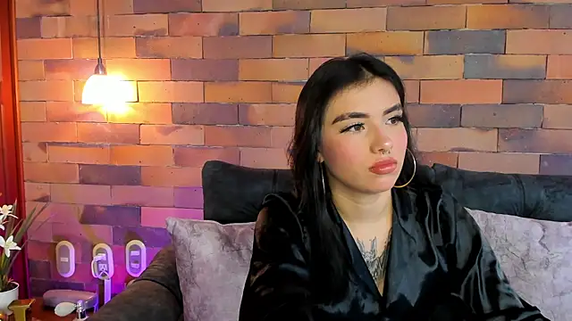 isabella hv online show from April 20, 2026, 3:26 pm