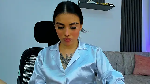 Snapshot of isabella_hv chatting on July 14, 2026, 2:05 am isabella hv online show from July 14, 2026, 2:05 am