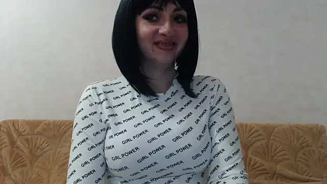 Isabella15689 online show from April 21, 2026, 2:26 am