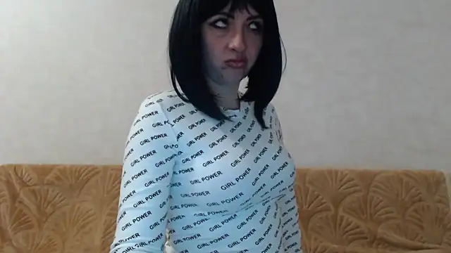 Isabella15689 online show from April 21, 2026, 2:51 am