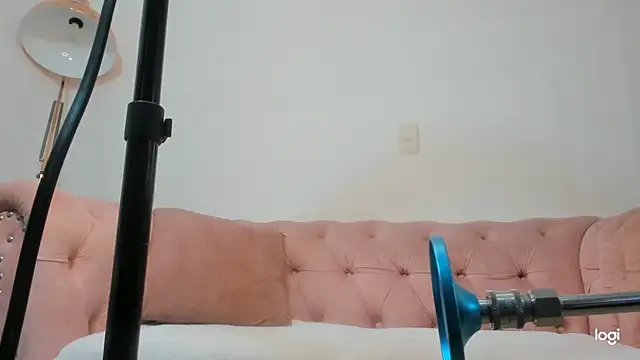Snapshot of Melaniie_Hill chatting on May 20, 2026, 3:51 pm Melaniie Hill online show from May 20, 2026, 3:51 pm