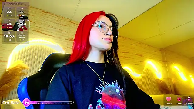 Moon Red r online show from May 25, 2026, 7:42 pm