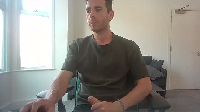 frenchbdmaninlondon online show from July 8, 2026, 1:26 pm