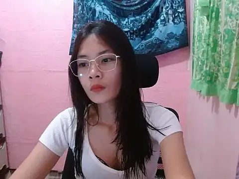 Snapshot of Sweetsexylady19 chatting on May 6, 2026, 12:21 pm Sweetsexylady19 online show from May 6, 2026, 12:21 pm