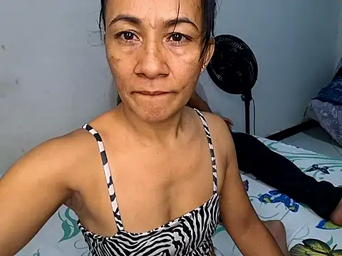 Snapshot of Angel_Iron69 chatting on May 13, 2026, 3:53 pm Angel Iron69 online show from May 13, 2026, 3:53 pm