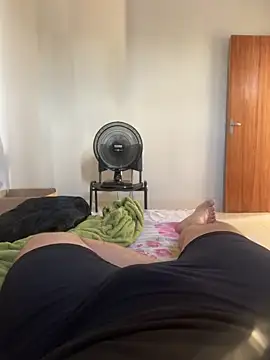 Lucasbb034 online show from April 18, 2026, 7:18 pm