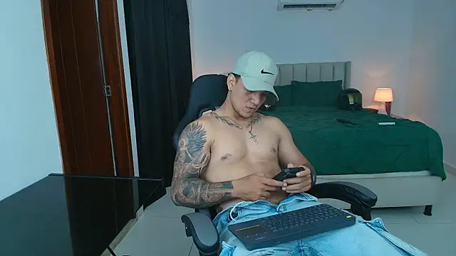 Snapshot of Mrbig_maximo chatting on June 7, 2026, 2:16 am Mrbig maximo online show from June 7, 2026, 2:16 am