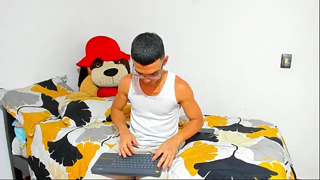 Snapshot of Teo_Rave chatting on April 28, 2026, 2:27 am Teo Rave online show from April 28, 2026, 2:27 am