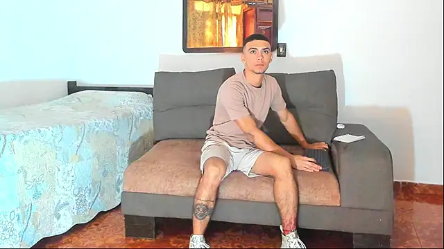 Snapshot of Teo_Rave chatting on May 4, 2026, 5:31 pm Teo Rave online show from May 4, 2026, 5:31 pm