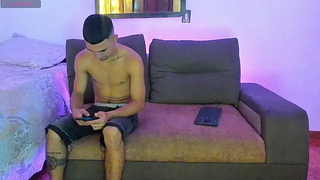 Snapshot of Teo_Rave chatting on May 7, 2026, 4:45 pm Teo Rave online show from May 7, 2026, 4:45 pm
