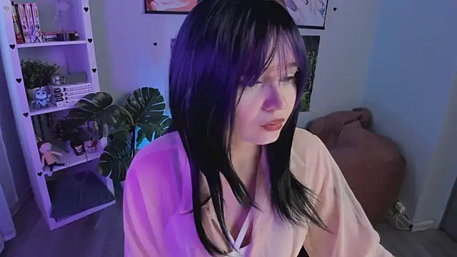 Tomie Kawakami online show from April 21, 2026, 1:50 pm