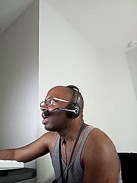 Snapshot of amazingguy chatting on May 27, 2026, 7:55 pm amazingguy online show from May 27, 2026, 7:55 pm