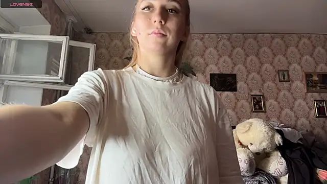 MandyVandy online show from May 24, 2026, 5:56 am