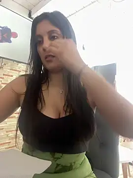 Snapshot of jimena-m chatting on May 1, 2026, 8:57 pm jimena-m online show from May 1, 2026, 8:57 pm
