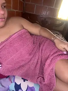 Candelita-hott online show from May 4, 2026, 12:34 pm