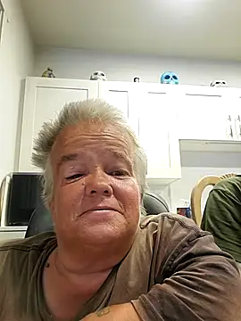 smokinhotshorty online show from July 18, 2026, 3:49 pm