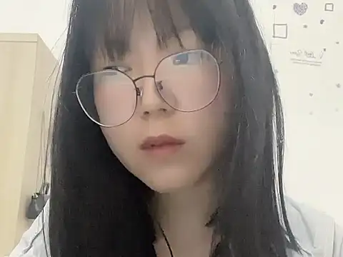 Belle-LL online show from April 21, 2026, 11:38 am