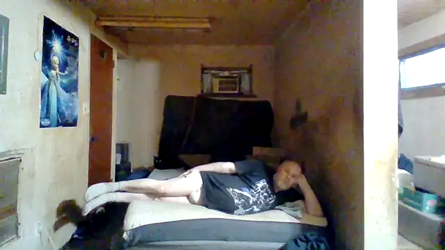 Nightshade1195 online show from June 12, 2026, 11:57 pm