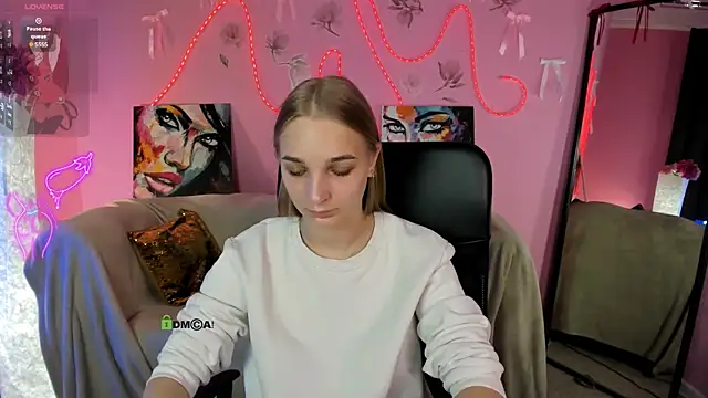 ollivia dream online show from May 4, 2026, 6:09 am