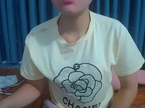 Snapshot of Mimi_200 chatting on May 19, 2026, 2:07 am Mimi 200 online show from May 19, 2026, 2:07 am