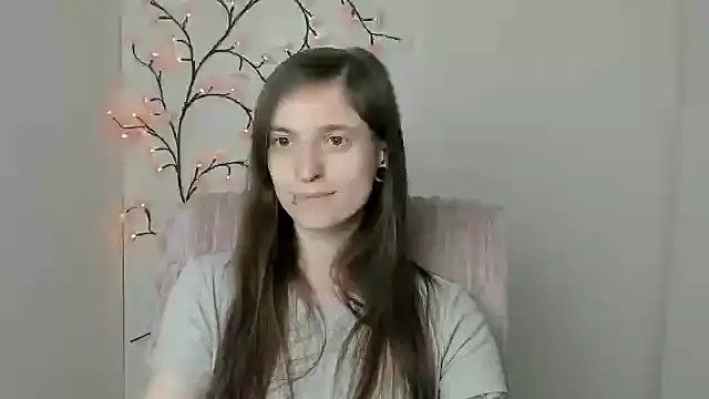 Luna Tantra online show from May 22, 2026, 7:26 am