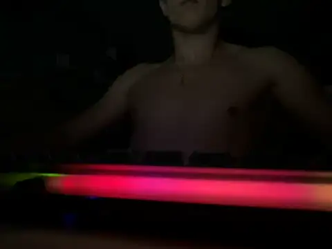 Elnene250 online show from April 21, 2026, 8:55 pm