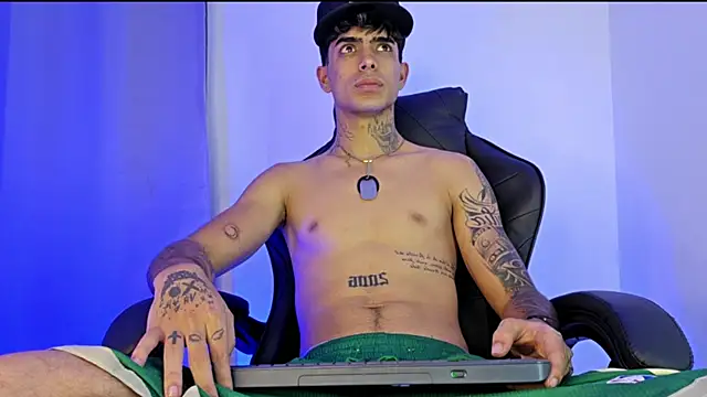 MIGUEL AGUIRRECA online show from April 21, 2026, 2:51 am