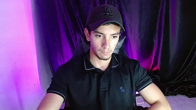 Snapshot of dante_18cm_ chatting on May 8, 2026, 12:38 am dante 18cm online show from May 8, 2026, 12:38 am