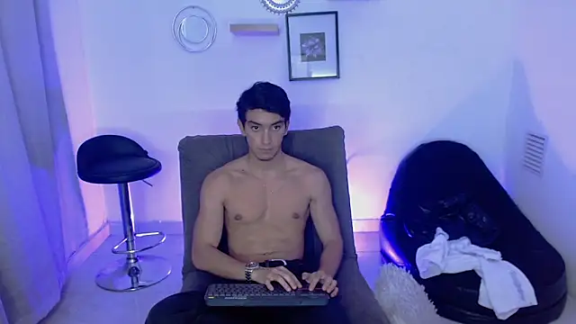 Snapshot of dante_18cm_ chatting on May 17, 2026, 1:14 am dante 18cm online show from May 17, 2026, 1:14 am