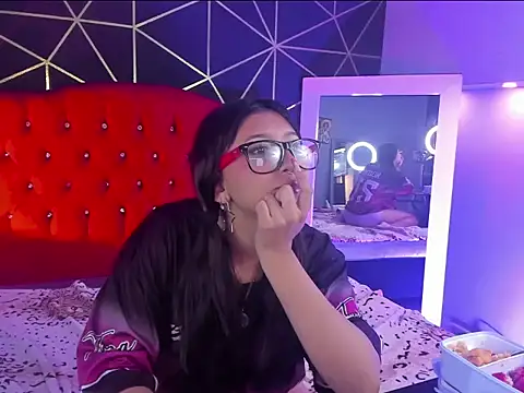 Selene Rushe online show from April 21, 2026, 1:06 pm