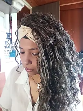 Ivon C online show from May 27, 2026, 1:41 pm