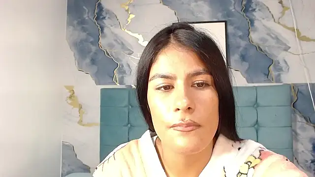 ailyn-28 online show from April 21, 2026, 1:42 am