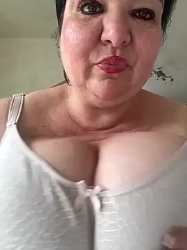 curvymilfmicha online show from April 21, 2026, 11:38 am