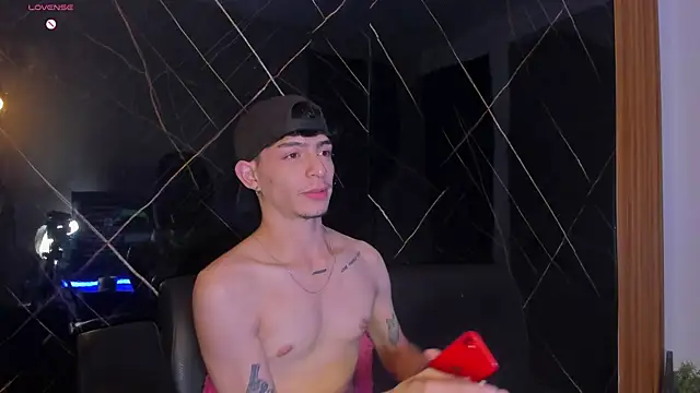  IanLark online show from June 3, 2026, 4:04 am