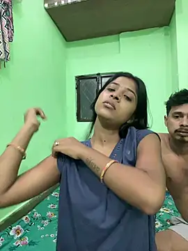 Snapshot of hot-couple-0 chatting on May 31, 2026, 1:29 pm hot-couple-0 online show from May 31, 2026, 1:29 pm